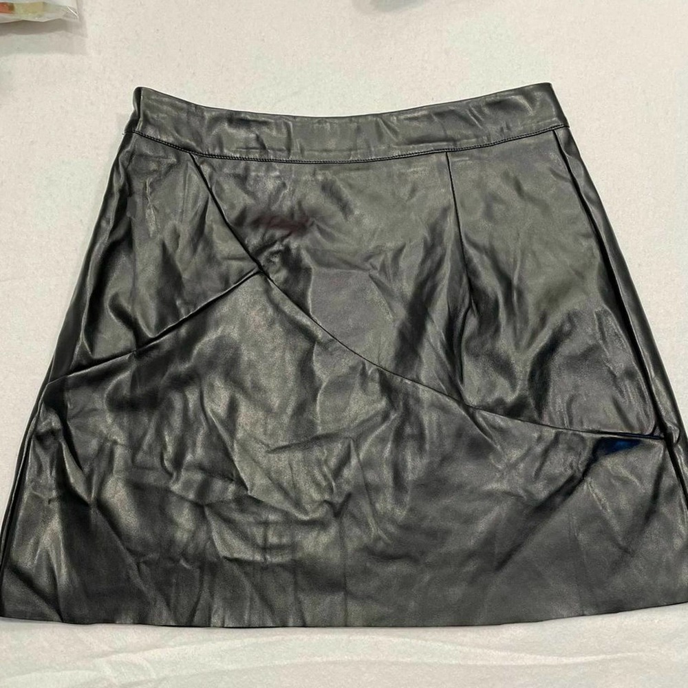 SHEIN Size M Solid Black Faux Leather Mini Skirt Womens High Waist Side Zipper - Picture 6 of 10
